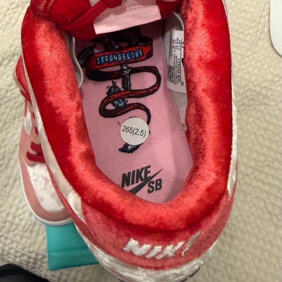 Nike SB Dunk Low Strangelove Size 8.5 US Men - Picture 7 of 11